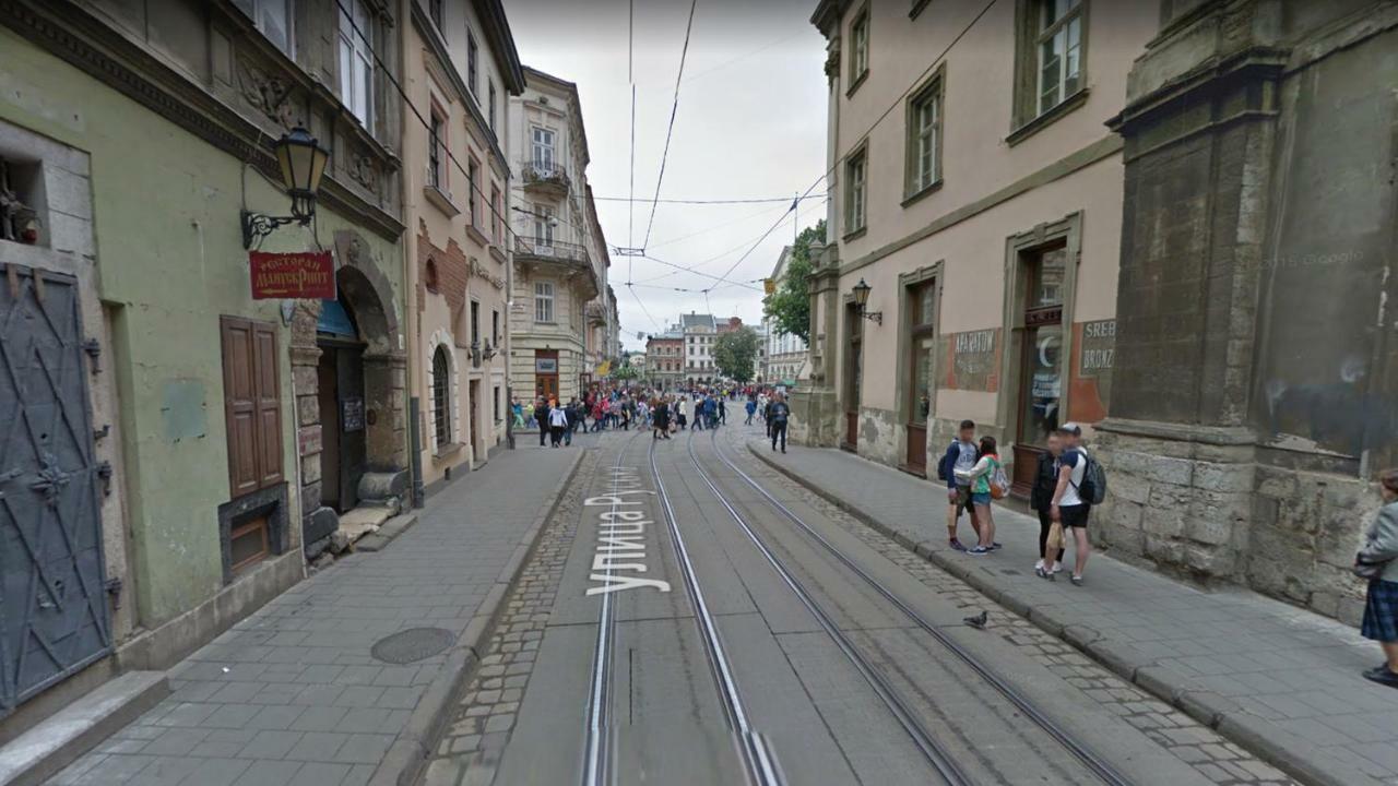 Уютная Квартира На Площади Рынок Lemberg Exterior foto